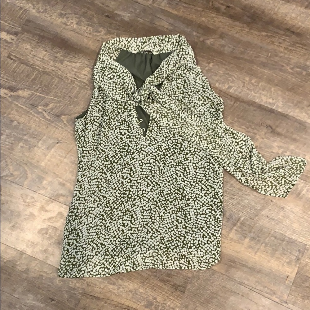 Old navy sleeveless blouse w/ attached scarf